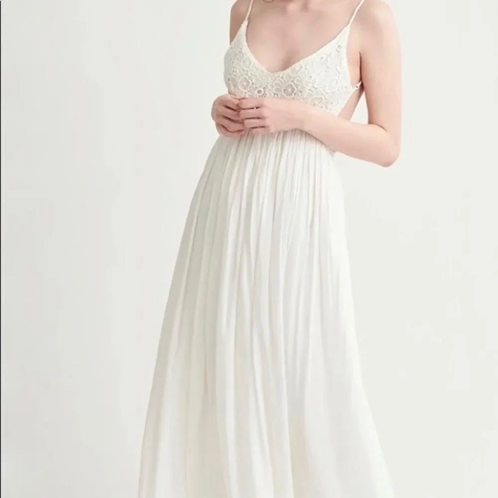 Lulu’s Crochet Open Back Maxi Dress sz S